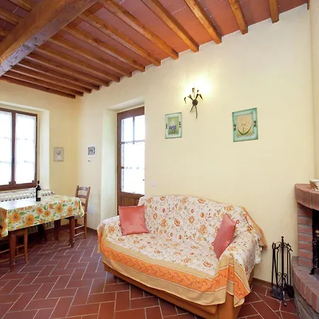 Detached For 6 Pers With Outdoor Swimming Pool Dom wakacyjny Loro Ciuffenna