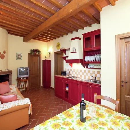 Tatil Evi Detached For 6-pers With Outdoor Swimming Pool